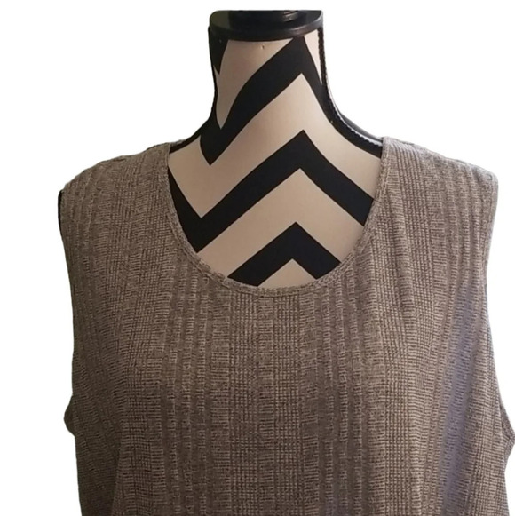 Jones Studio Tank - Picture 2 of 3